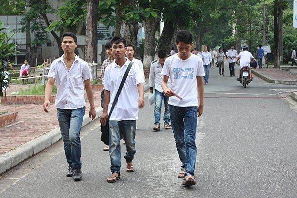 Đại học ngoài công lập khó khăn mùa tuyển sinh 2011